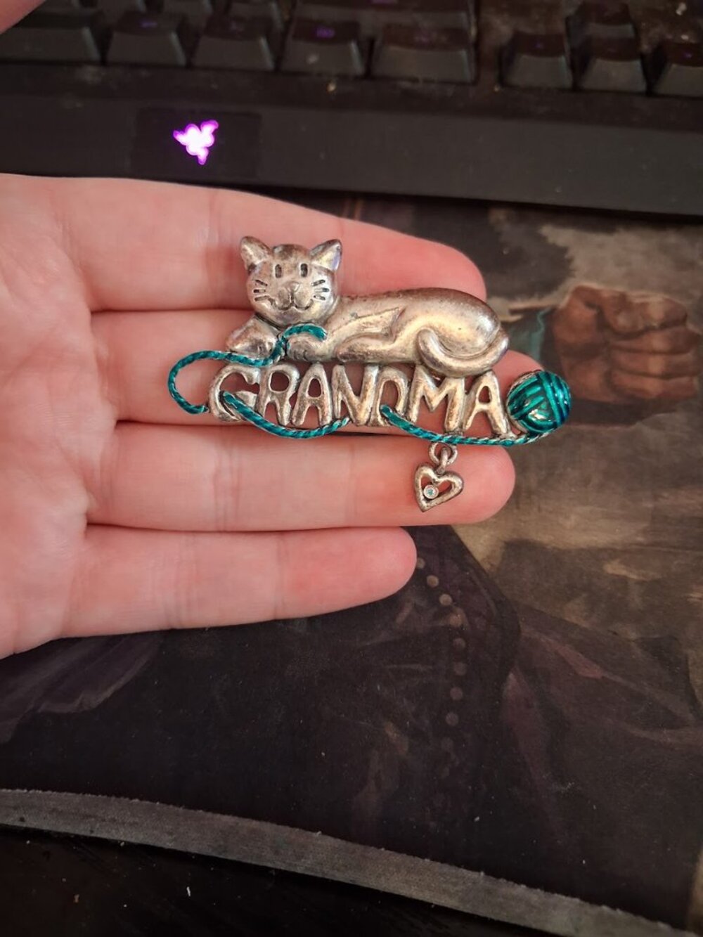 Grandma Cat brooch